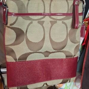 EUC COACH TAN RED SIGNATURE CROSSBODY